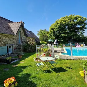 Longere De Nivinen Bed & Breakfast Arzano